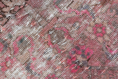 Vintage Distressed Area Rug (4' x 6')